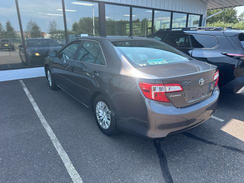 Used 2014 Toyota Camry LE FWD image 4