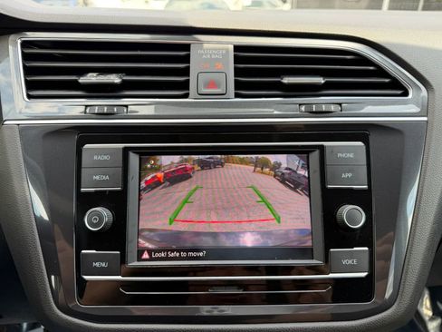 Used 2021 Volkswagen Tiguan S image 17
