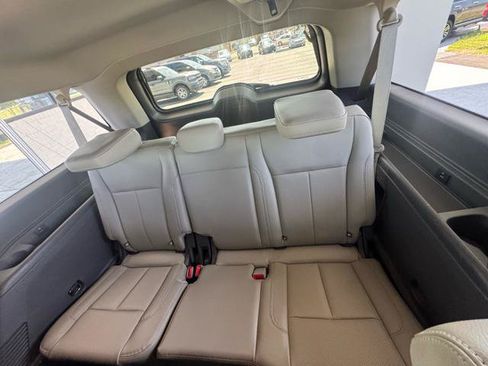Used 2018 Ford Expedition Max XLT w/ Equipment Group 202A AWD/4WD image 12