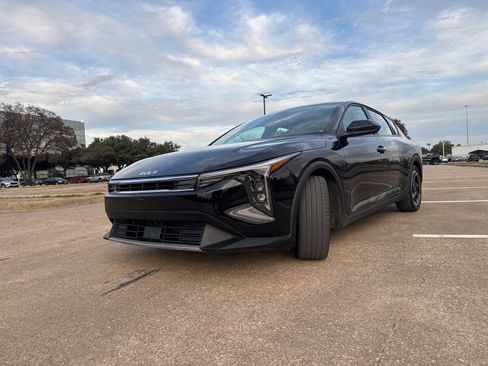 Used 2025 Kia K4 EX image 9