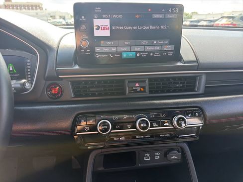 Used 2025 Honda Pilot Black Edition image 16