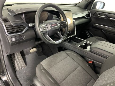 Used 2025 GMC Acadia Elevation image 29