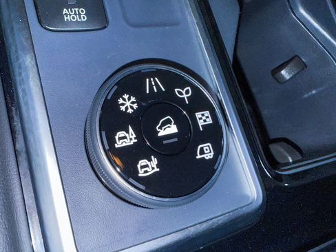 Certified 2024 Nissan Pathfinder SL image 27