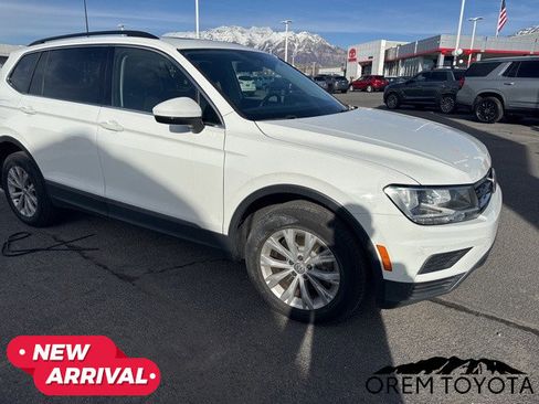 Used 2018 Volkswagen Tiguan SE w/ Panoramic Sunroof Package image 19