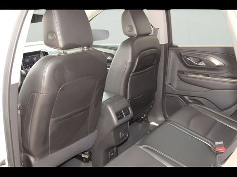 Used 2022 GMC Terrain SLT image 16