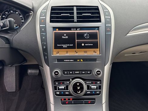 Used 2019 Lincoln MKZ Premiere image 28