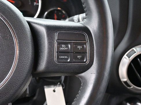 Used 2017 Jeep Wrangler Unlimited Rubicon w/ Connectivity Group AWD/4WD image 15