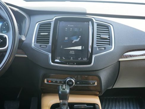 Used 2019 Volvo XC90 T6 Momentum w/ Protection Package Premier AWD/4WD image 23