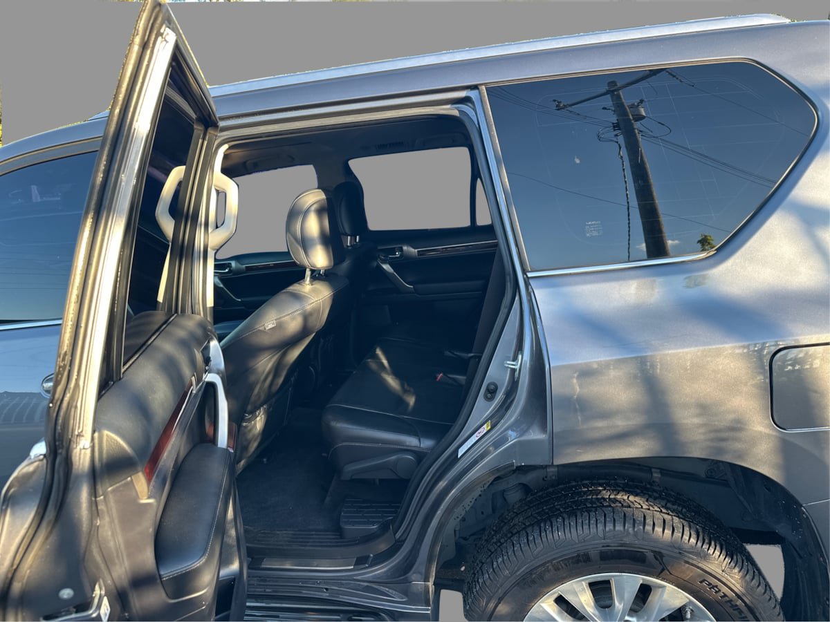 Used 2017 Lexus GX 460 Premium w/ Premium Package AWD/4WD image 24