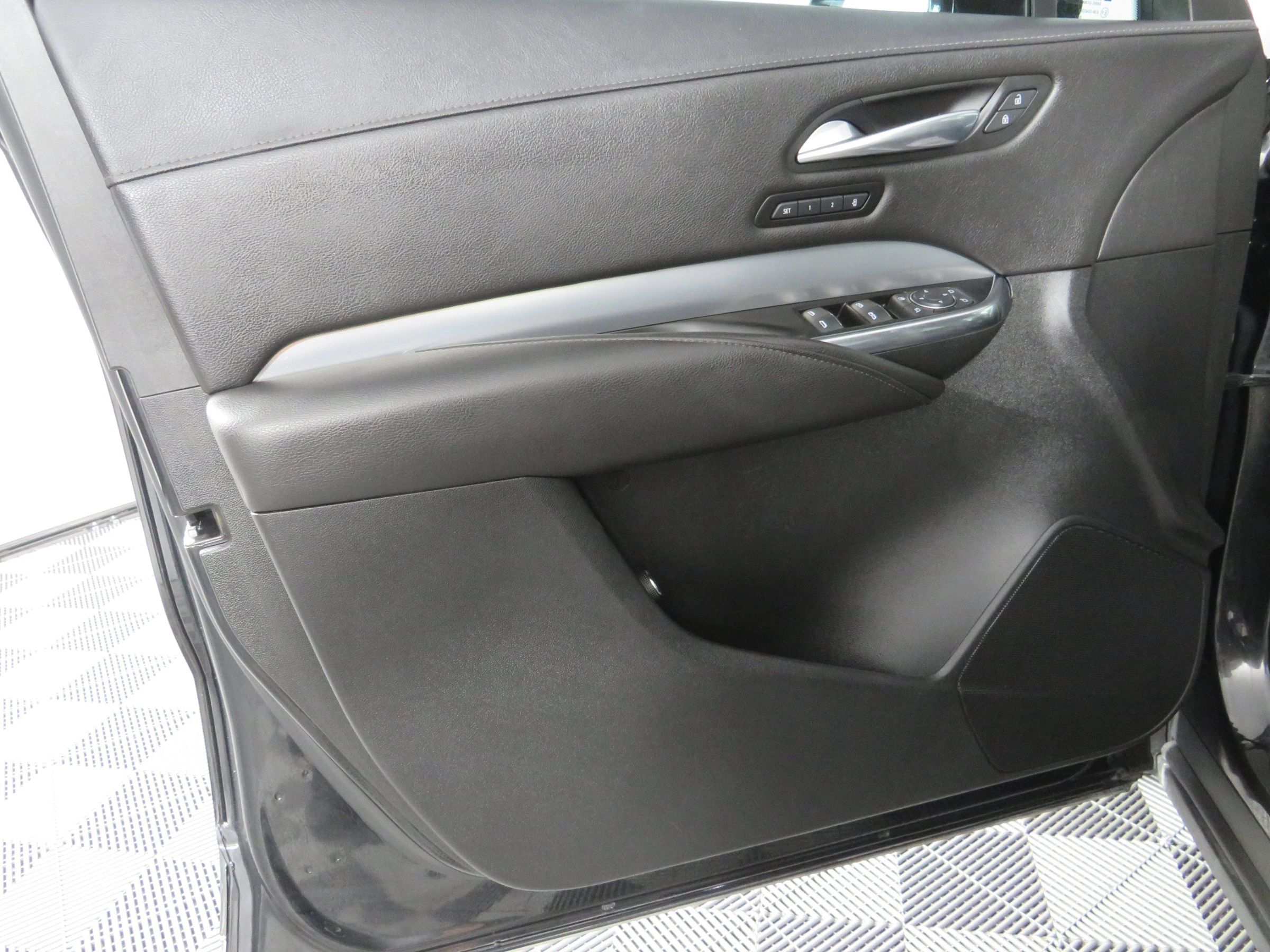 Used 2020 Cadillac XT4 Premium Luxury FWD image 43