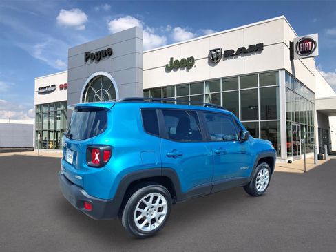 Used 2022 Jeep Renegade Latitude w/ Convenience Group AWD/4WD image 2
