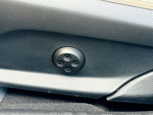 Used 2019 Mercedes-Benz C 300 Sedan image 24