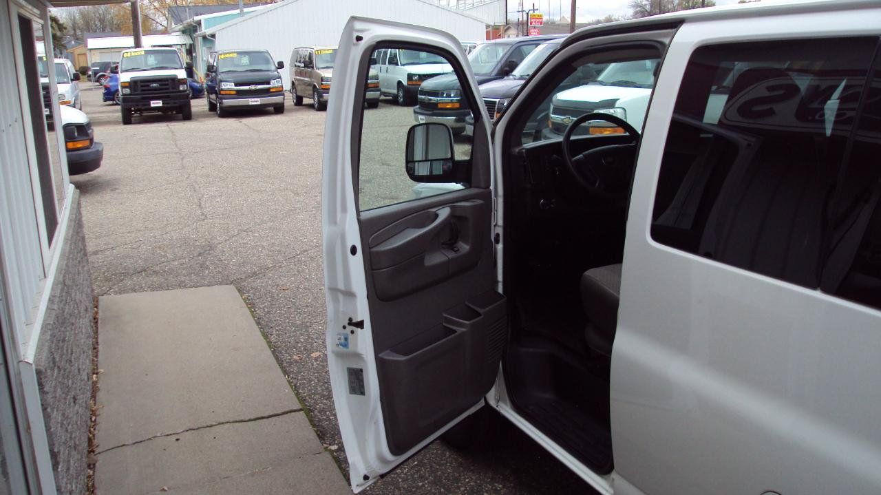 Used 2014 Chevrolet Express 1500 LT w/ LT Preferred Equipment Group AWD/4WD image 17