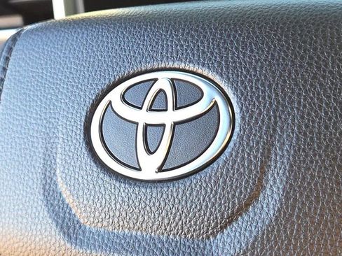 Used 2025 Toyota Tacoma SR5 AWD/4WD image 27