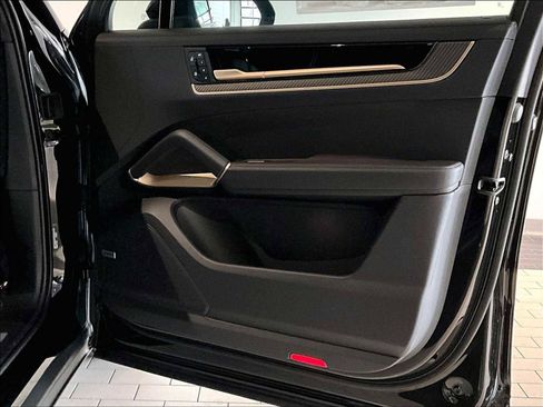 New 2026 Porsche Cayenne Coupe image 25