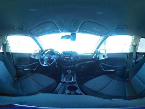 Used 2025 Kia Soul LX w/ LX Technology Package image 40