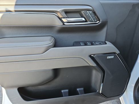 Used 2023 Chevrolet Silverado 1500 ZR2 w/ Technology Package image 13