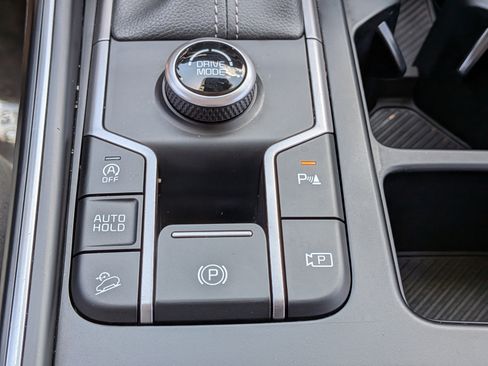 Used 2024 Kia Sorento S FWD image 33