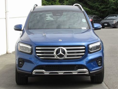 Used 2025 Mercedes-Benz GLB 250 4MATIC image 3