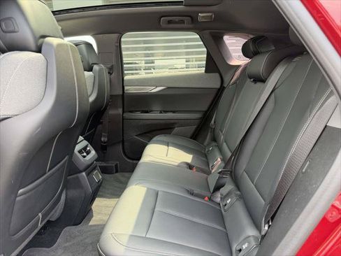 Used 2025 Cadillac Optiq Luxury 1 w/ LPO, Floor Liner Package AWD/4WD image 15