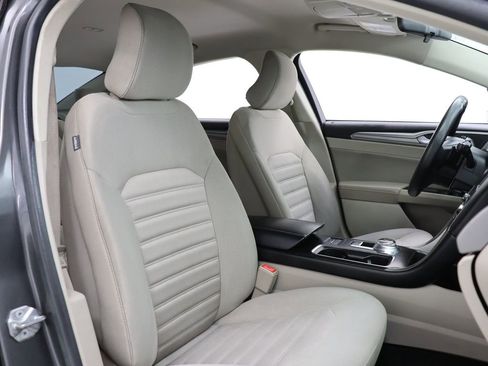 Used 2018 Ford Fusion SE w/ Fusion SE Technology Package FWD image 27