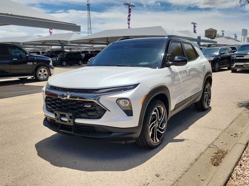 Used 2026 Chevrolet TrailBlazer RS w/ Convenience Package AWD/4WD image 4