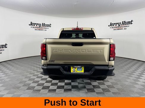 Used 2024 Chevrolet Colorado W/T RWD image 8