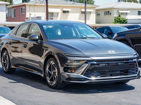 Used 2025 Hyundai Sonata SEL FWD image 6