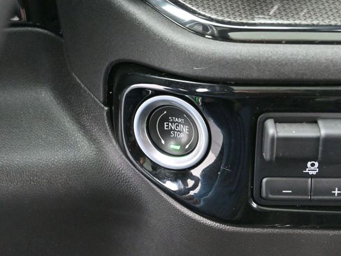 Used 2022 Chevrolet Silverado 1500 ZR2 w/ Technology Package image 26