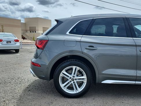 Used 2024 Audi Q5 e Prestige AWD/4WD image 5
