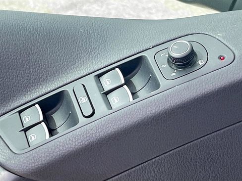 Used 2017 Volkswagen Tiguan Wolfsburg Edition image 17