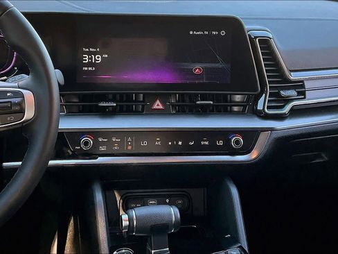 Used 2025 Kia Sportage EX image 6