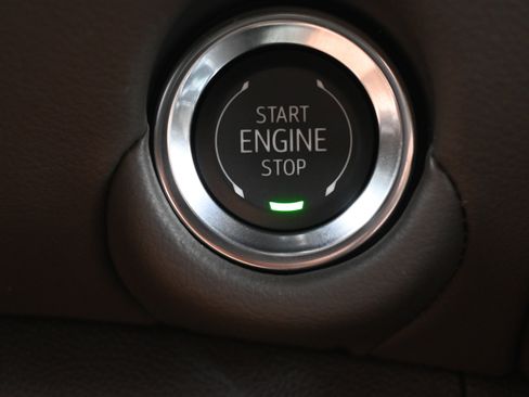 Used 2025 Chevrolet Tahoe LT w/ Comfort Package image 33