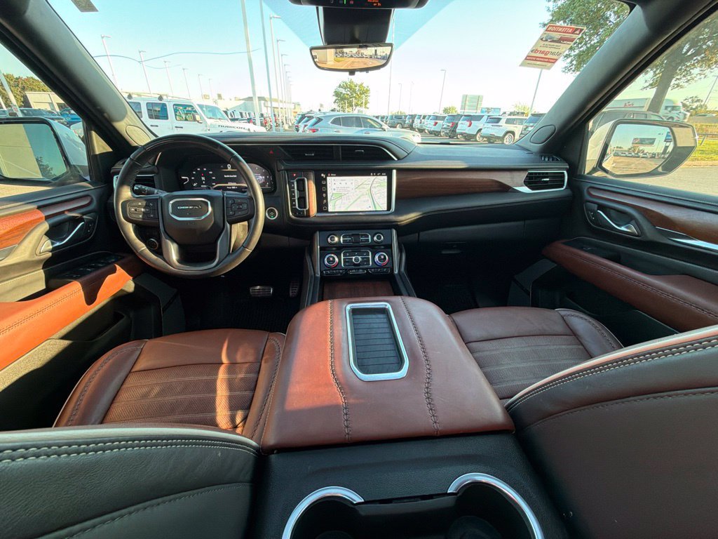 Used 2023 GMC Yukon XL Denali Ultimate AWD/4WD image 23
