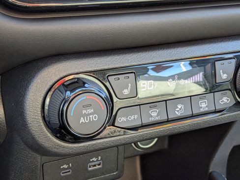 Certified 2023 Nissan Kicks SR w/ SR Premium Package image 16