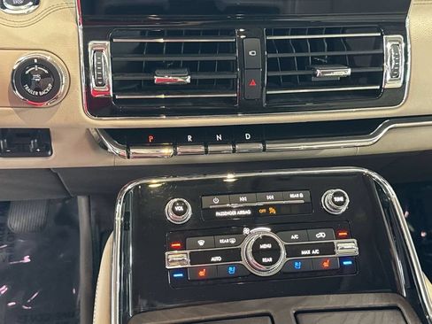 Used 2022 Lincoln Navigator Reserve AWD/4WD image 22