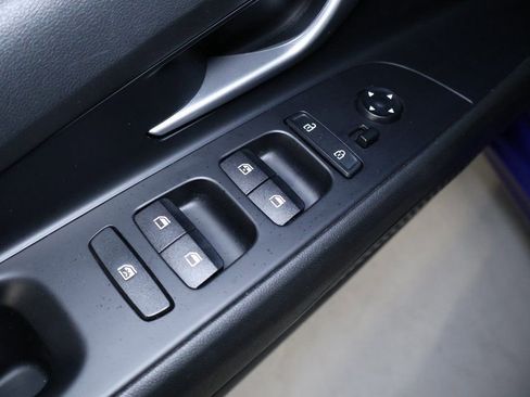 Used 2024 Hyundai Elantra Limited image 13