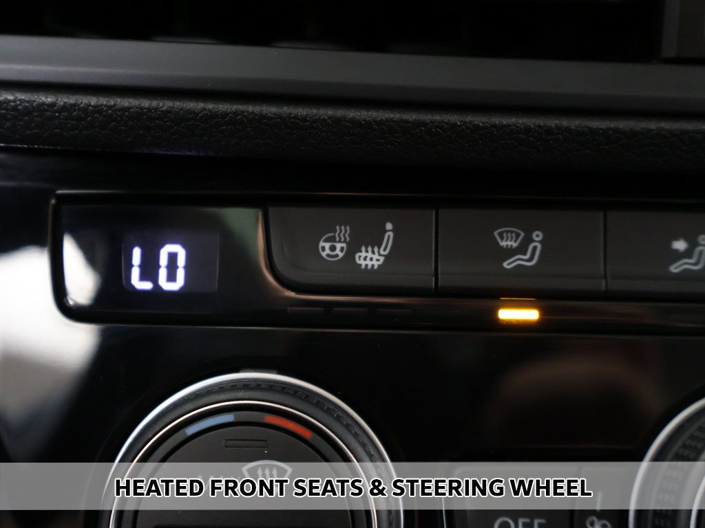 Used 2020 Volkswagen Jetta SE w/ SE Cold Weather Package FWD image 6