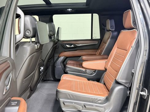 Used 2023 GMC Yukon XL Denali Ultimate w/ LPO, Floor Liner Package image 63