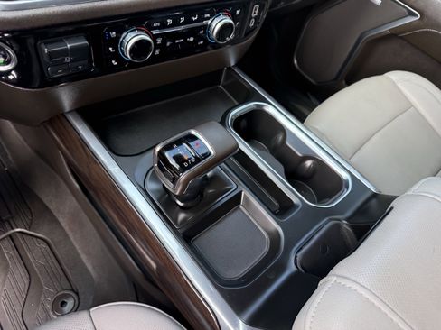 Used 2024 GMC Sierra 1500 SLT w/ SLT Premium Plus Package image 18