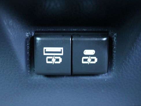 Used 2025 Toyota Camry LE FWD image 15