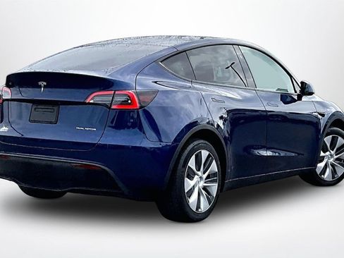 Used 2023 Tesla Model Y Long Range AWD/4WD image 6