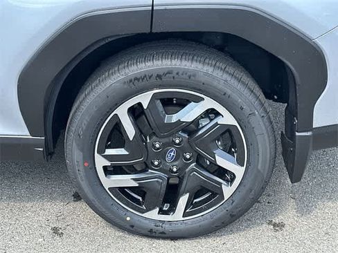 Used 2025 Subaru Forester Limited image 5