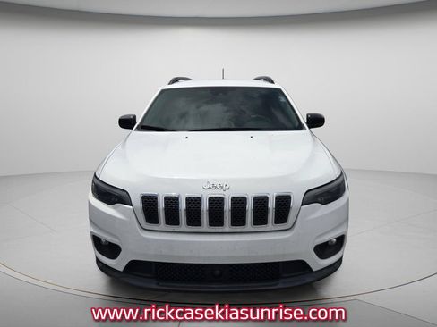 Used 2022 Jeep Cherokee Latitude Lux FWD image 3