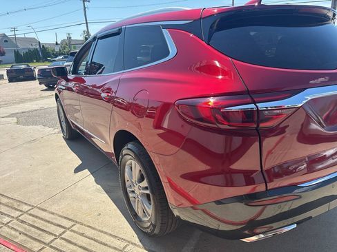 Used 2019 Buick Enclave Essence AWD/4WD image 5