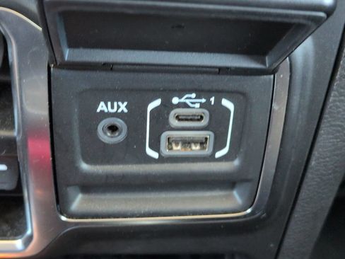 Used 2022 Jeep Gladiator Sport AWD/4WD image 22