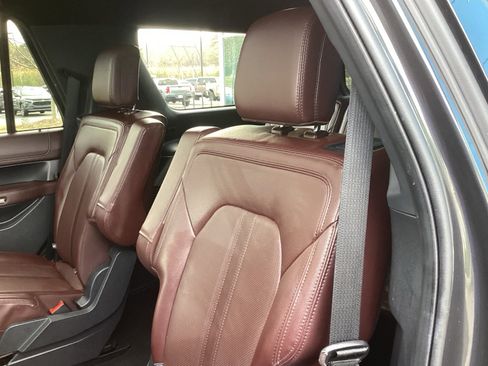 Used 2023 Ford Expedition Limited image 14