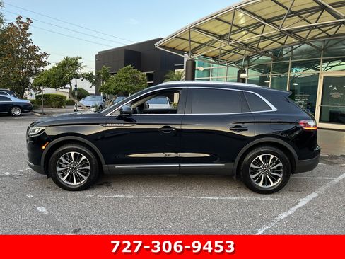 Used 2023 Lincoln Nautilus FWD w/ Premium Package image 5