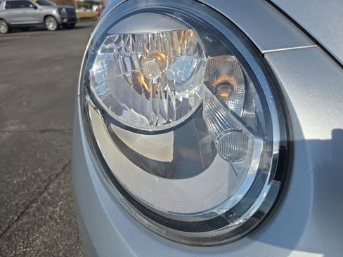 Used 2016 Volkswagen Beetle 1.8T S image 13