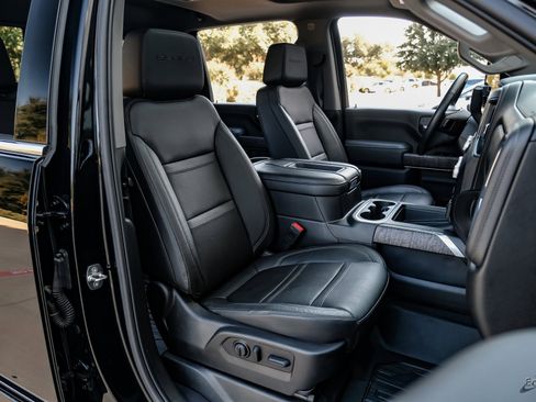 Used 2022 GMC Sierra 3500 Denali w/ Technology Package image 48